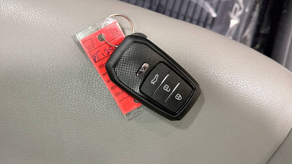 Thumbnail: 2018 Toyota RAV4 - 18
