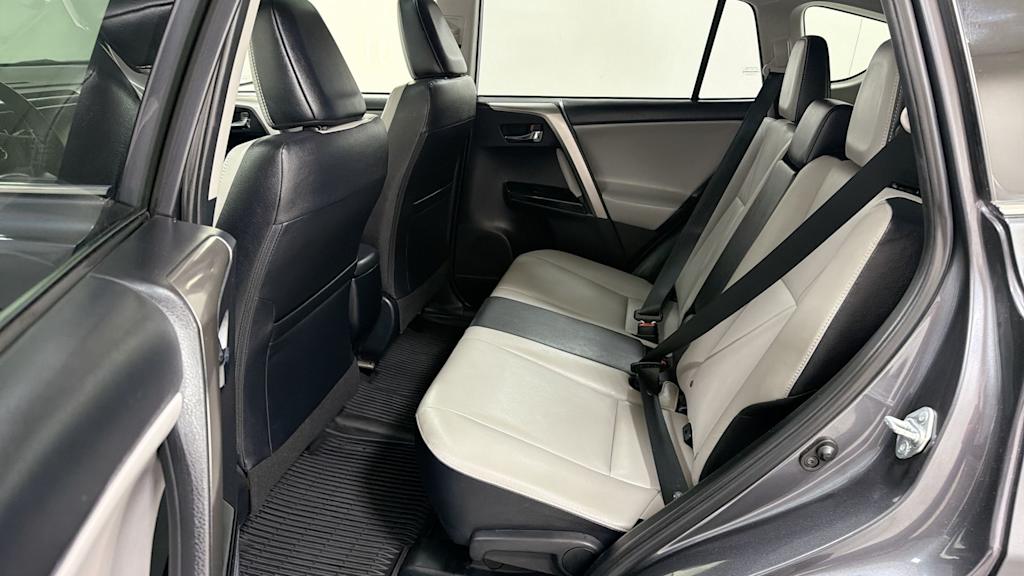 Thumbnail: 2018 Toyota RAV4 - 12