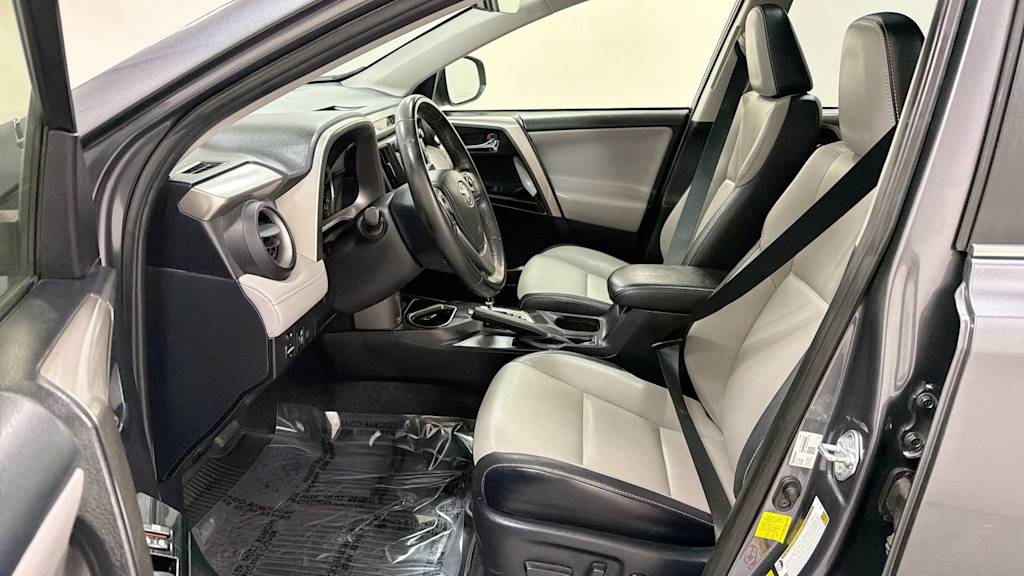 Thumbnail: 2018 Toyota RAV4 - 10