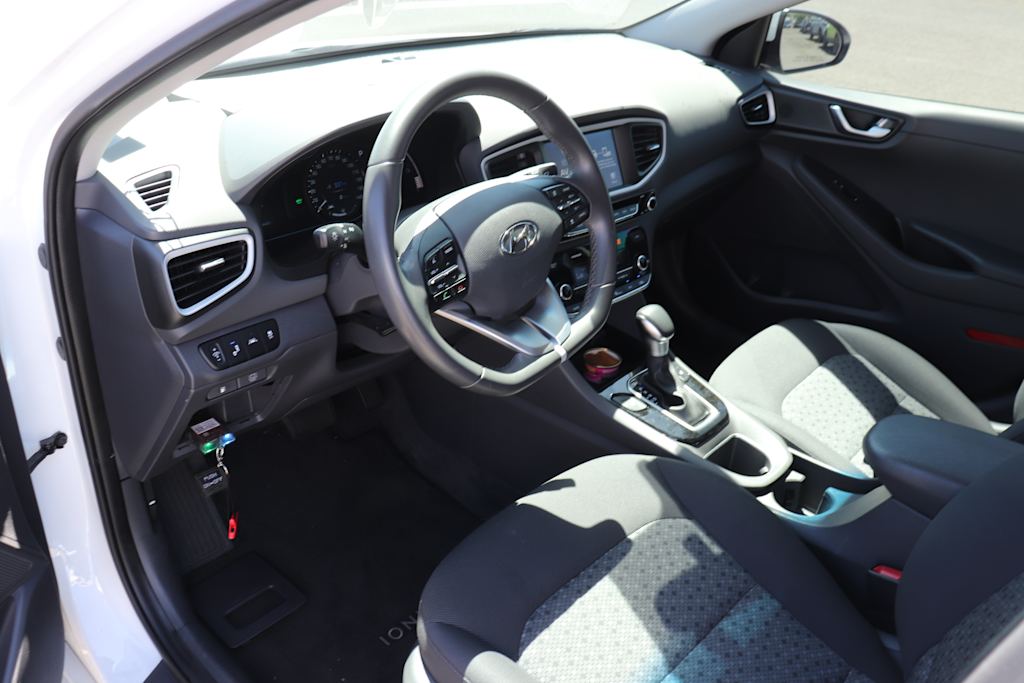 Thumbnail: 2017 Hyundai Ioniq - 2