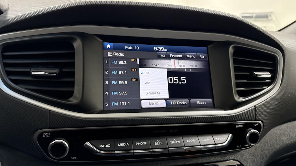 Thumbnail: 2017 Hyundai Ioniq - 15