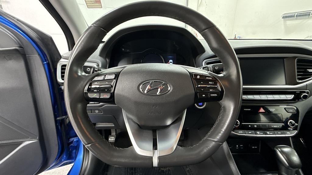 Thumbnail: 2017 Hyundai Ioniq - 10