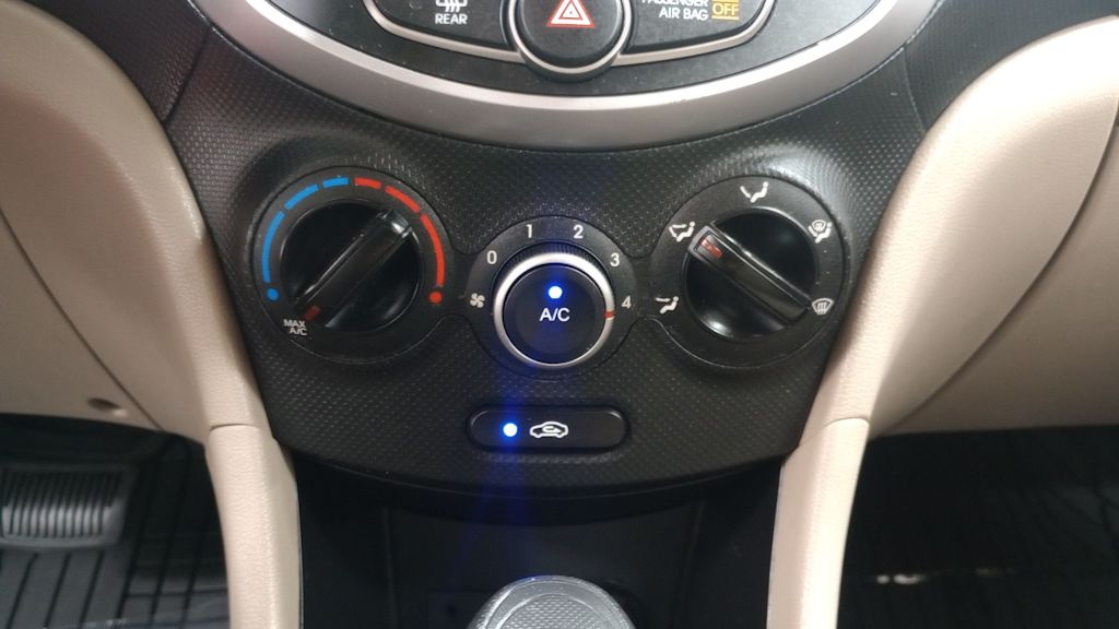 Thumbnail: 2017 Hyundai Accent - 26