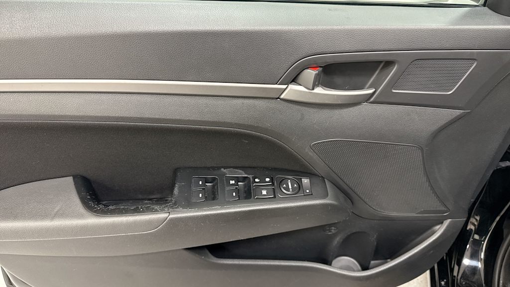Thumbnail: 2018 Hyundai Elantra - 25