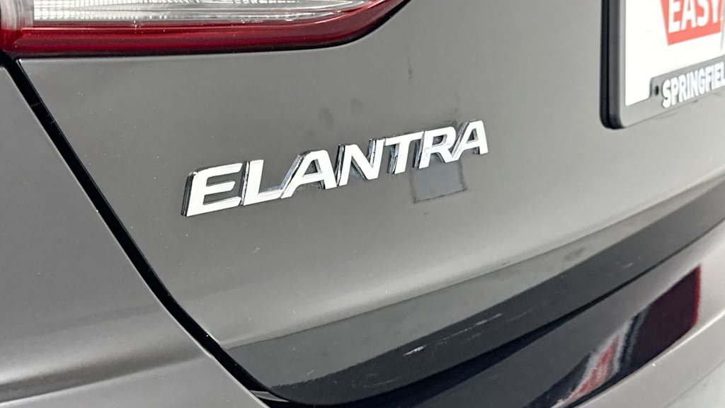 Thumbnail: 2018 Hyundai Elantra - 29