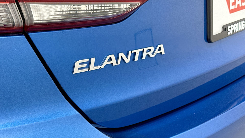 Thumbnail: 2017 Hyundai Elantra - 6