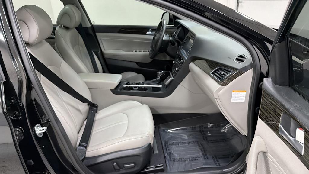 Thumbnail: 2017 Hyundai Sonata - 32