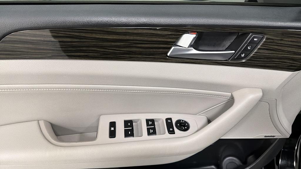 Thumbnail: 2017 Hyundai Sonata - 26