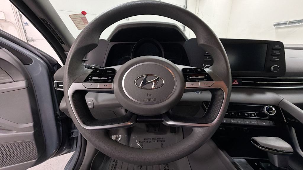 Thumbnail: 2022 Hyundai Elantra - 10