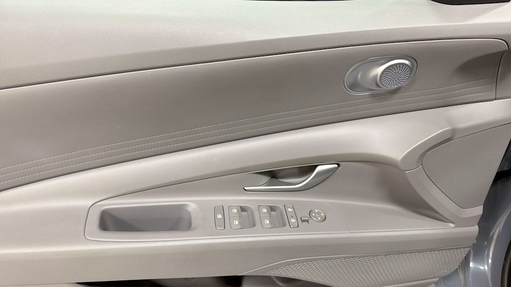 Thumbnail: 2022 Hyundai Elantra - 25