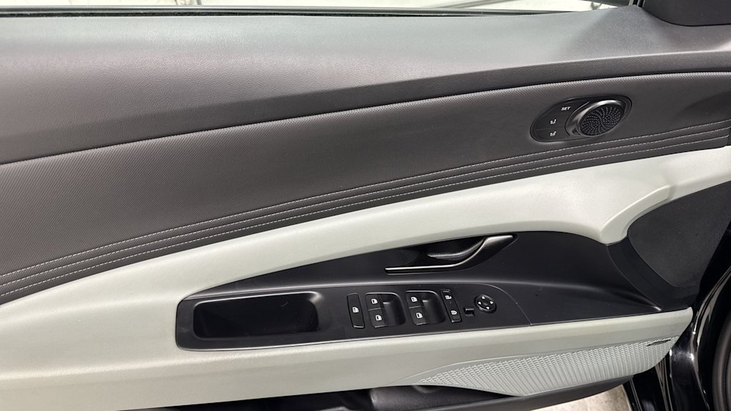 Thumbnail: 2025 Hyundai Elantra - 25