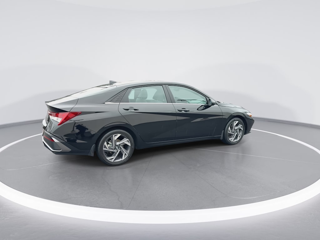 Thumbnail: 2025 Hyundai Elantra - 22