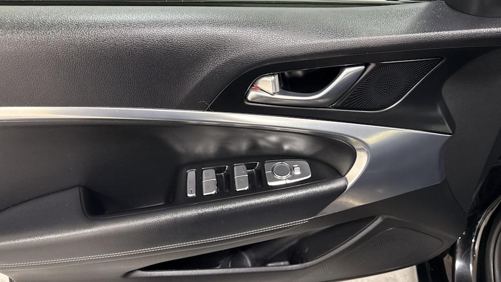 Thumbnail: 2022 Genesis G70 - 26