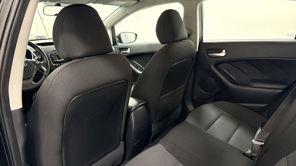 Thumbnail: 2017 Kia Forte - 30