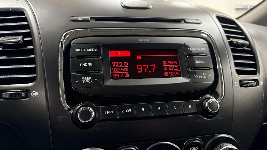 Thumbnail: 2017 Kia Forte - 13