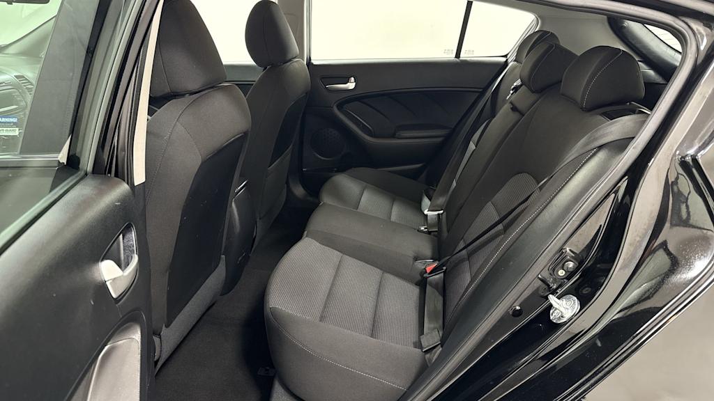 Thumbnail: 2017 Kia Forte - 11