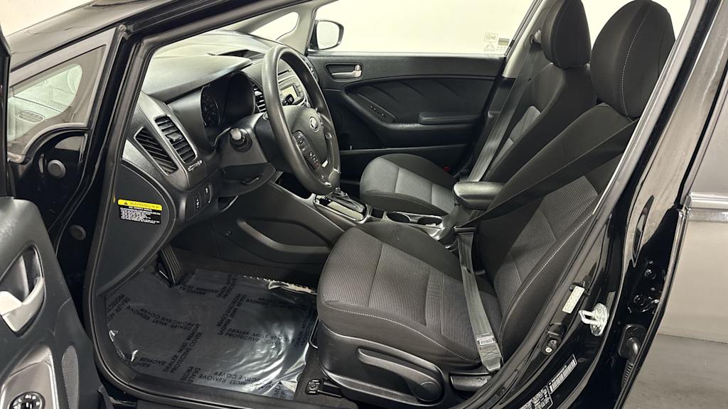 Thumbnail: 2017 Kia Forte - 9