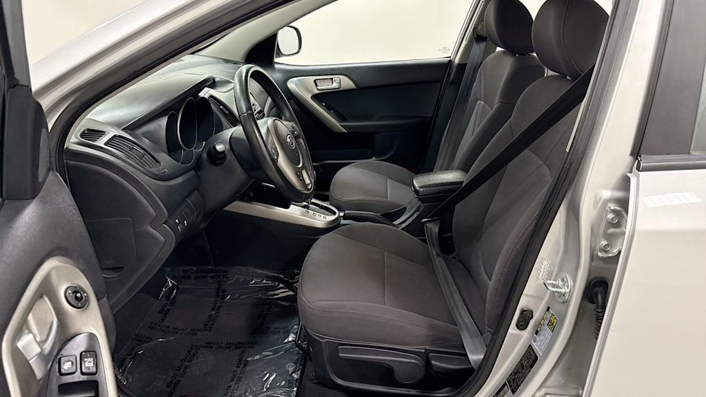 2010 Kia Forte SX 10