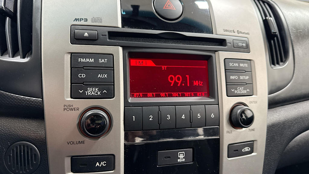 2010 Kia Forte SX 14
