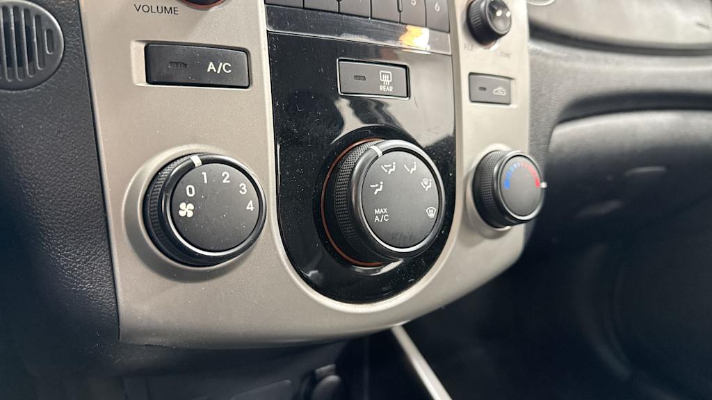 2010 Kia Forte SX 27