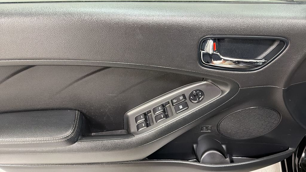 Thumbnail: 2016 Kia Forte - 26