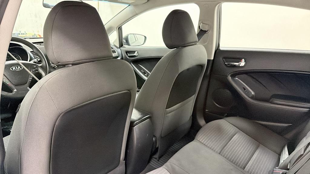 Thumbnail: 2016 Kia Forte - 29