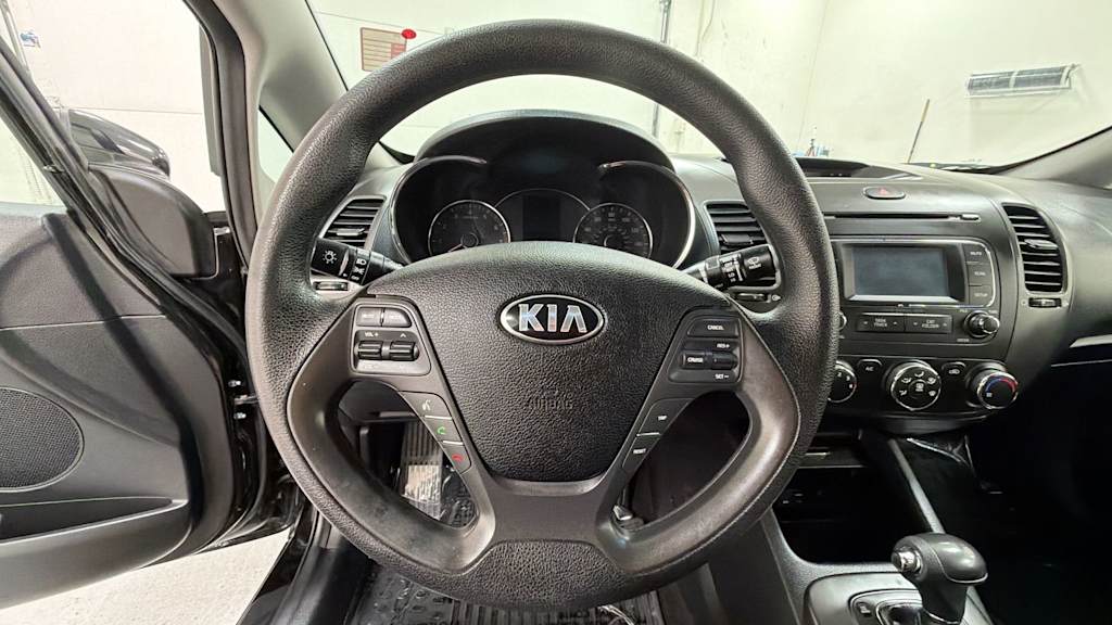 Thumbnail: 2016 Kia Forte - 10