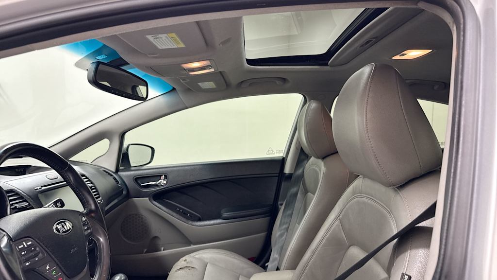 Thumbnail: 2016 Kia Forte - 30