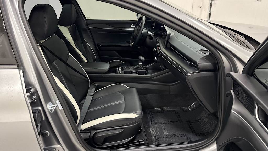 Thumbnail: 2025 Kia K5 - 32