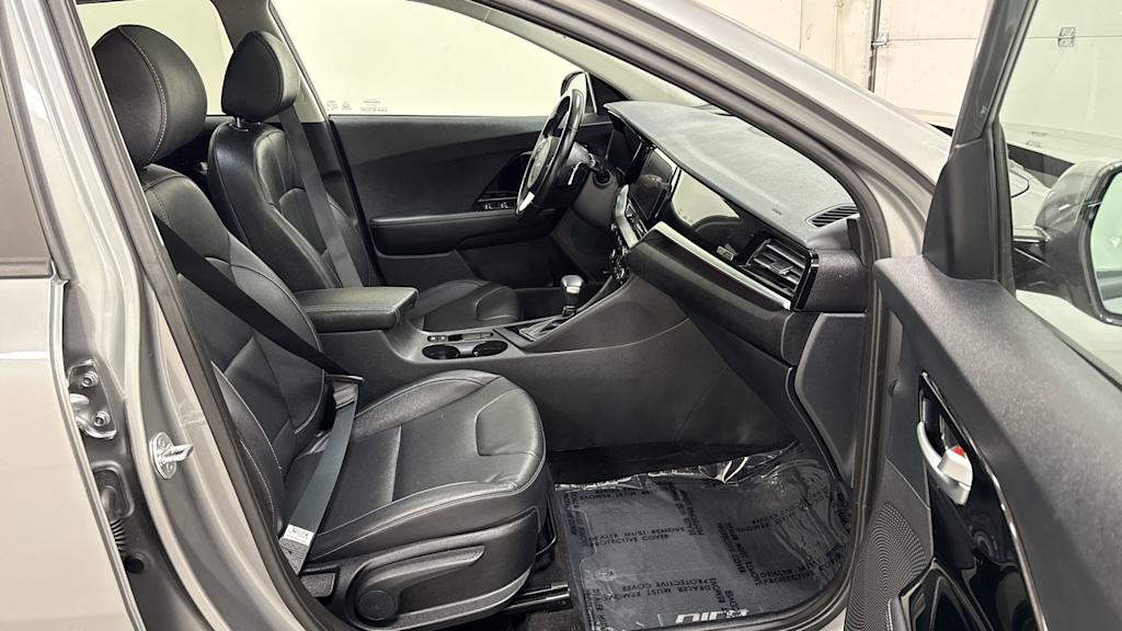 Thumbnail: 2022 Kia Niro - 32