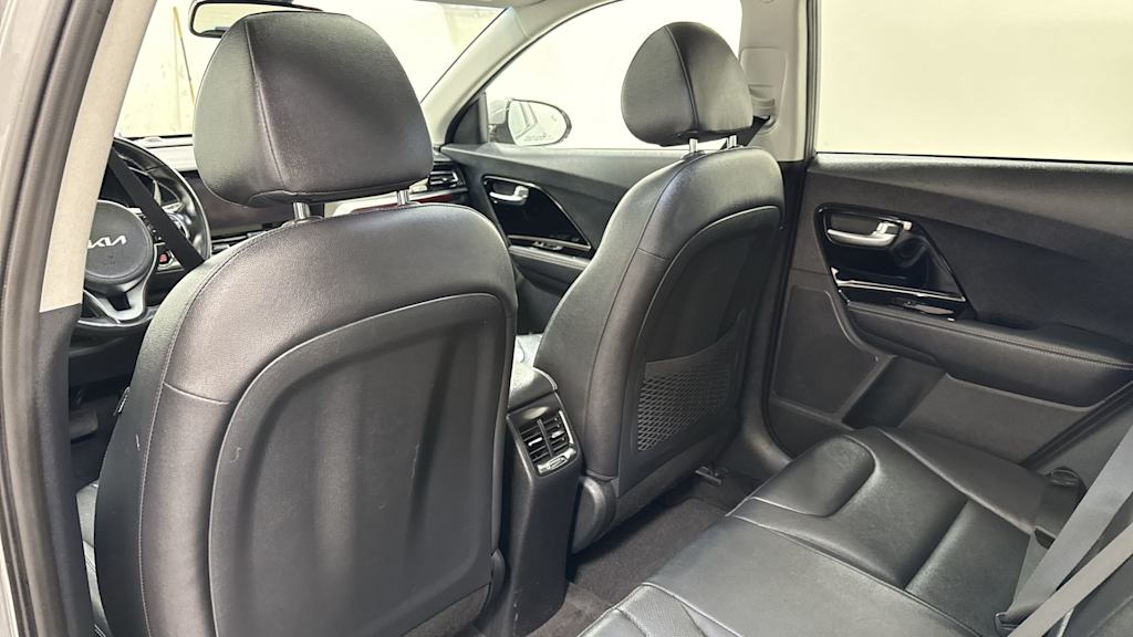 Thumbnail: 2022 Kia Niro - 31