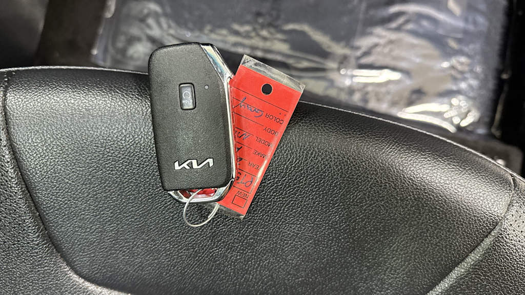 Thumbnail: 2022 Kia Niro - 18