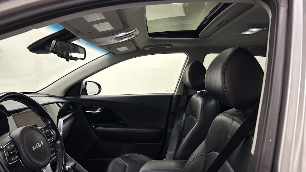 Thumbnail: 2022 Kia Niro - 30