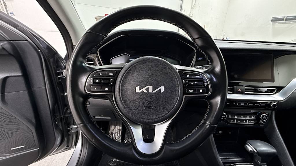 Thumbnail: 2022 Kia Niro - 10