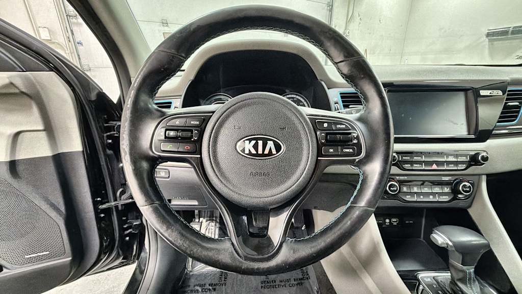 Thumbnail: 2017 Kia Niro - 10
