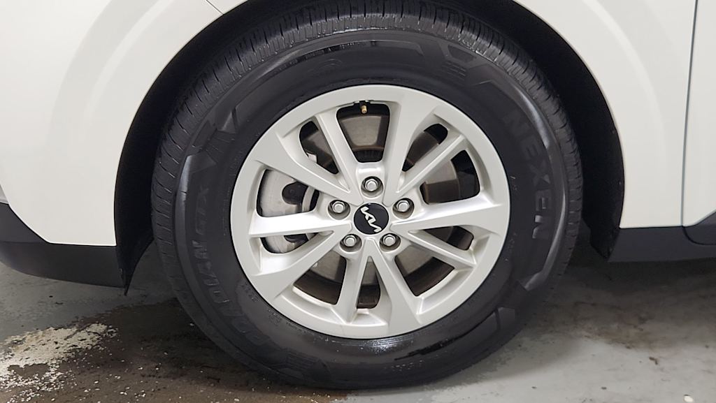 Thumbnail: 2024 Kia Carnival - 7