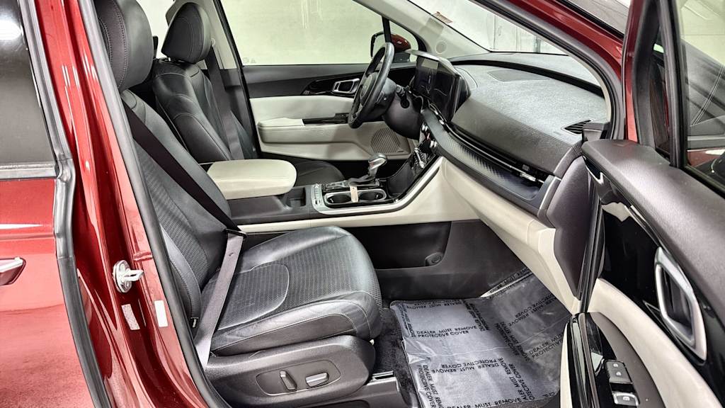 Thumbnail: 2022 Kia Carnival - 33