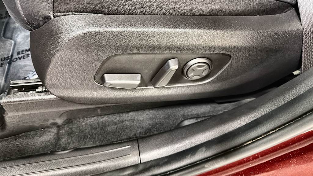 Thumbnail: 2022 Kia Carnival - 24