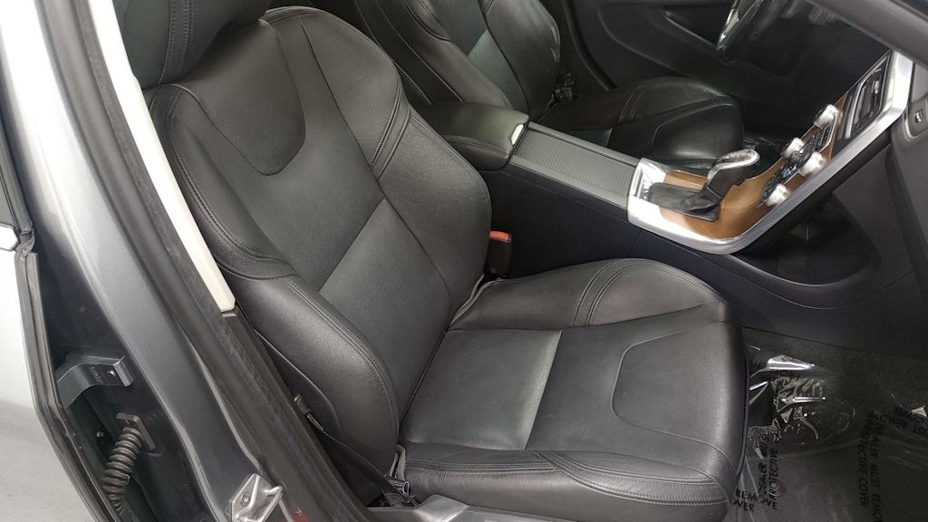 Thumbnail: 2016 Volvo S60 - 32