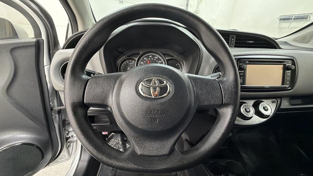 Thumbnail: 2015 Toyota Yaris - 10