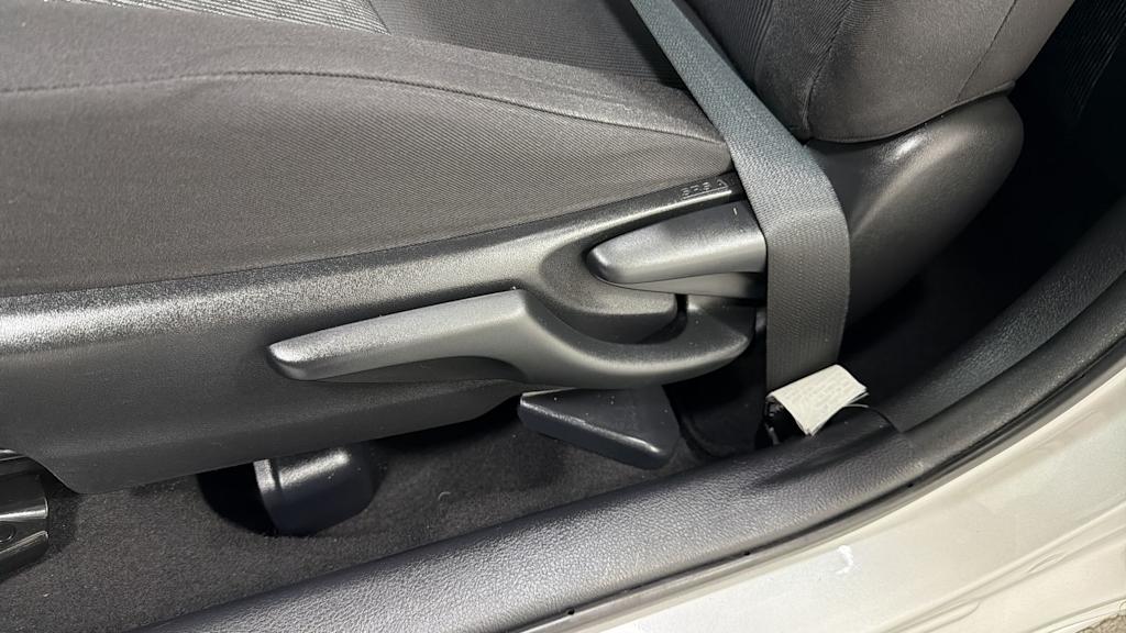 Thumbnail: 2015 Toyota Yaris - 24