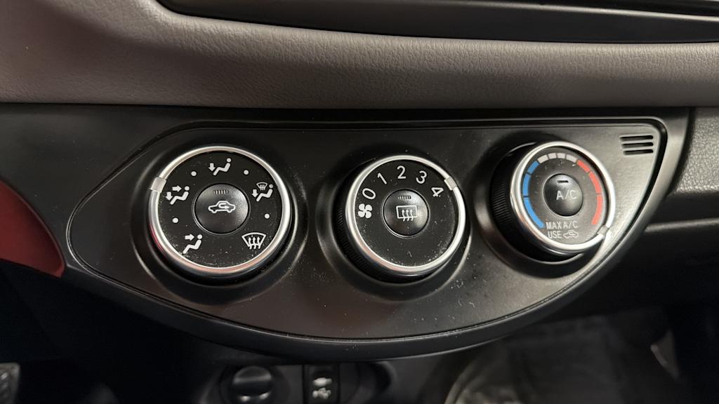 Thumbnail: 2015 Toyota Yaris - 26