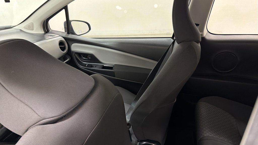 Thumbnail: 2015 Toyota Yaris - 28