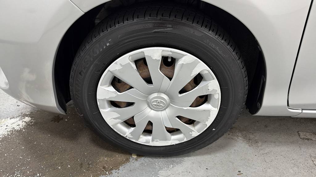 Thumbnail: 2015 Toyota Yaris - 8