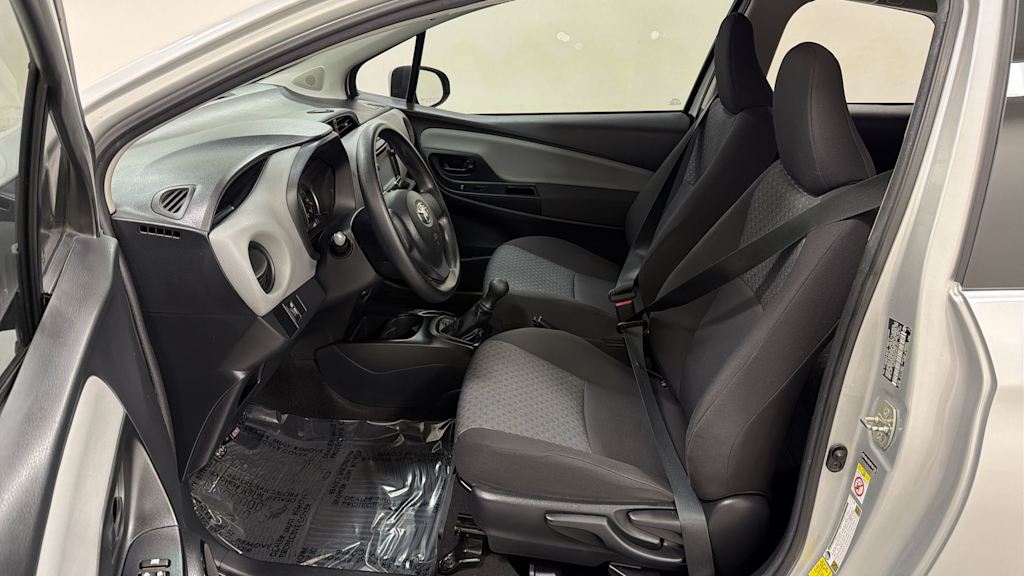 Thumbnail: 2015 Toyota Yaris - 11