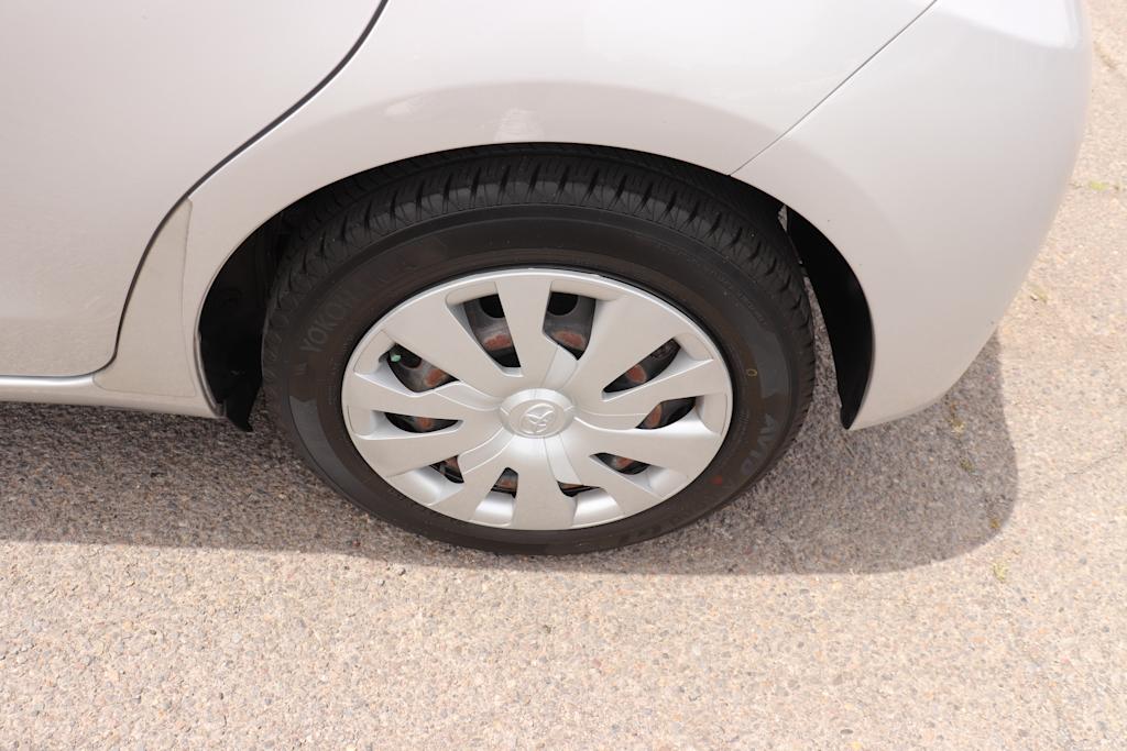 Thumbnail: 2015 Toyota Yaris - 7