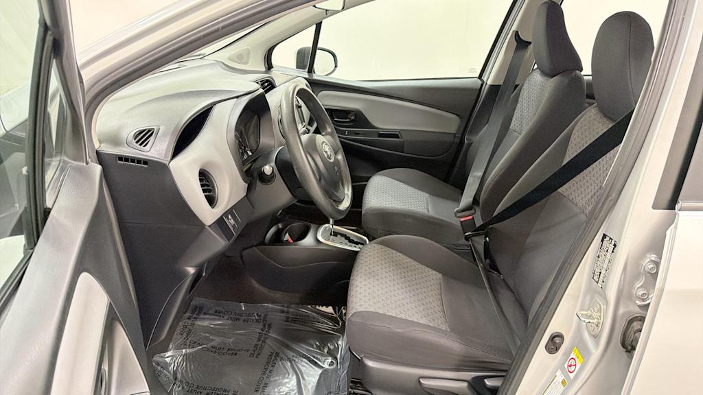Thumbnail: 2015 Toyota Yaris - 11