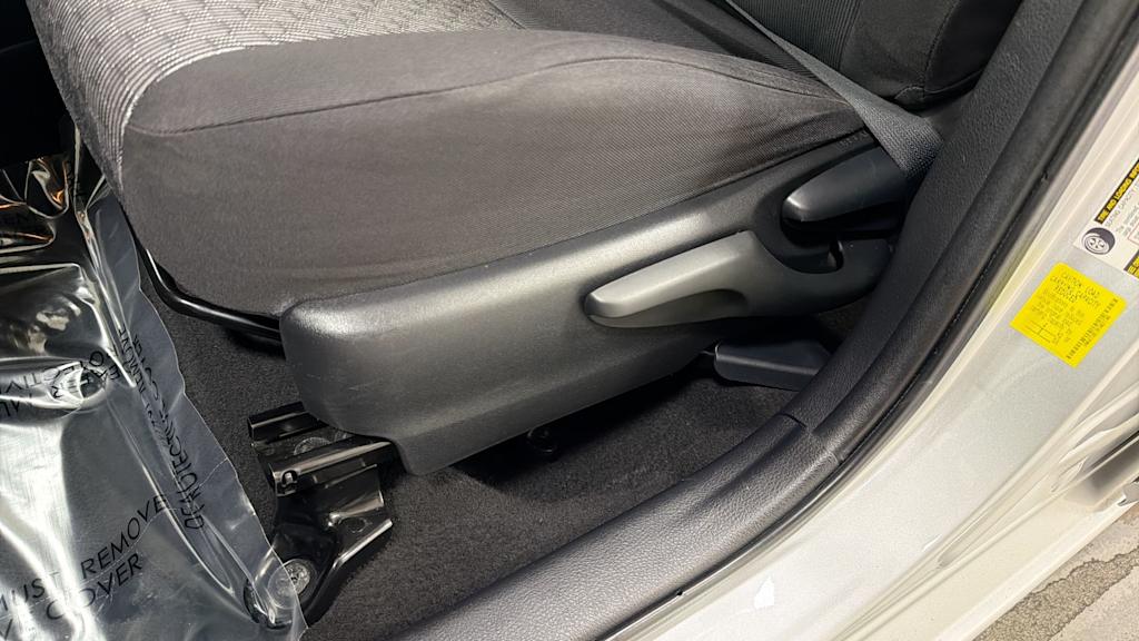 Thumbnail: 2015 Toyota Yaris - 25