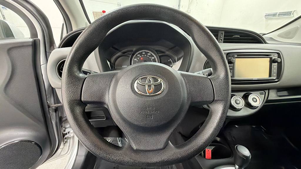 Thumbnail: 2015 Toyota Yaris - 10