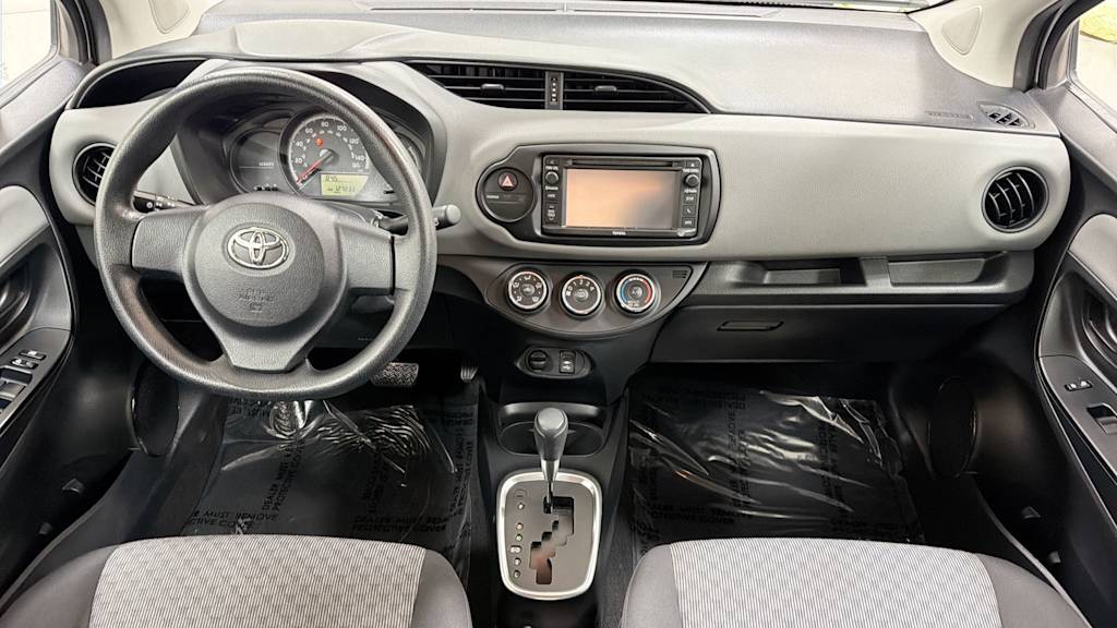 Thumbnail: 2015 Toyota Yaris - 14